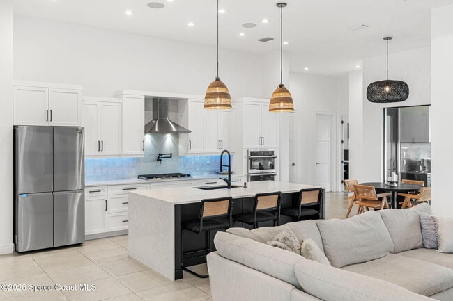 Building Photo - 8499 Serrano Cir