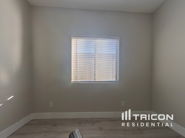 Building Photo - 4129 N Dania Ct
