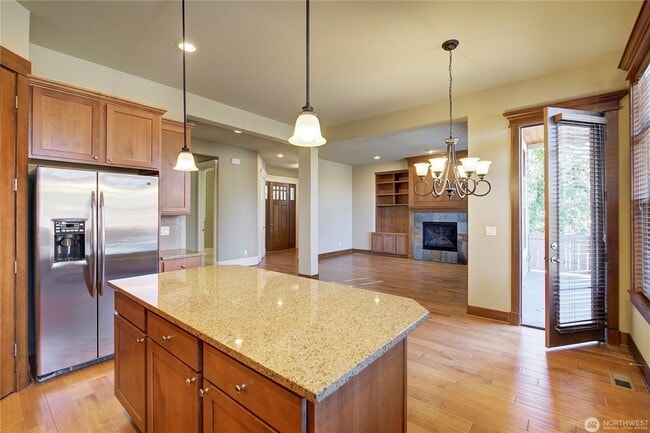 Building Photo - 3Bd/2.75Ba Issaquah Home