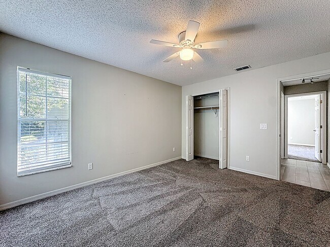 Building Photo - Discover your peaceful retreat in Wekiwa Woods!