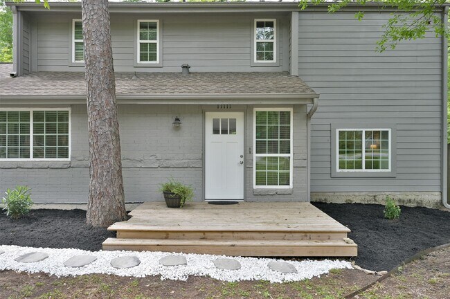Building Photo - 11111 Meadow Rue St
