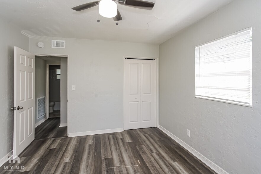 Building Photo - 1826 45th St S