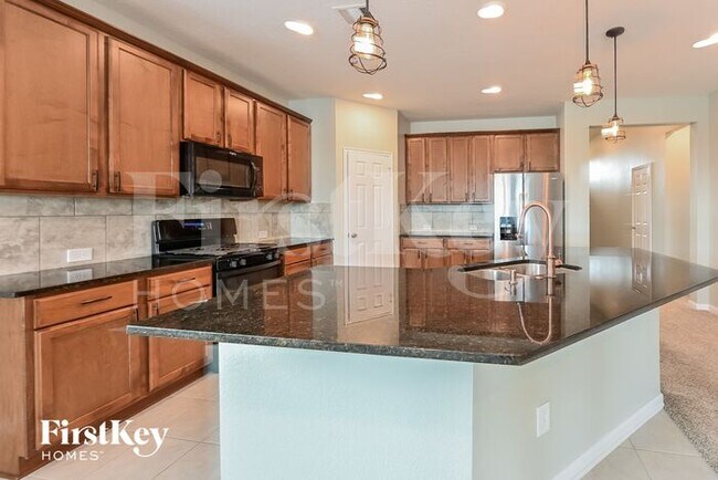 Building Photo - 25322 Squire Knoll St