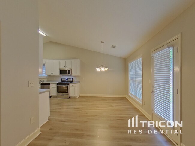 Building Photo - 507 Embassy Walk
