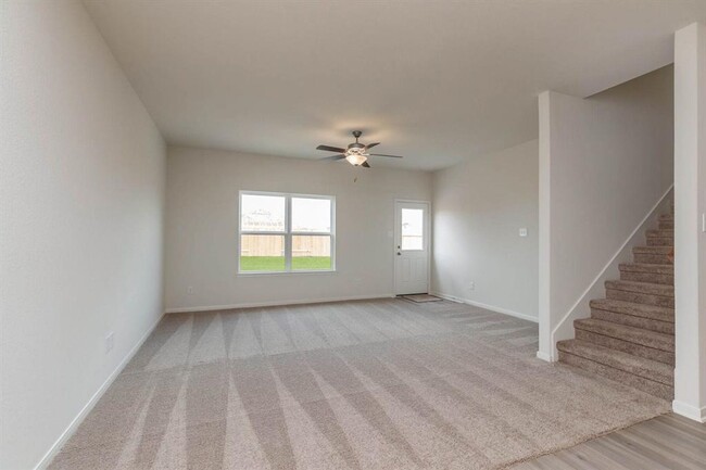 Building Photo - Spacious Brand New Home with 5 Bed/2.5 bat...