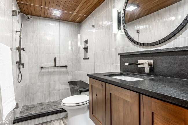 Building Photo - 4898 Waterstone Way