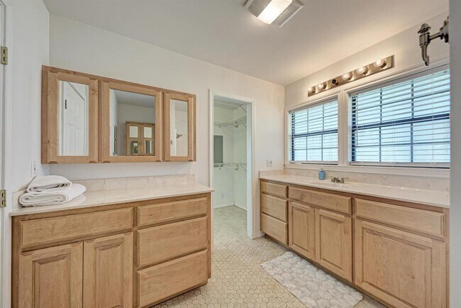 Building Photo - 3919 Caldwell Ln