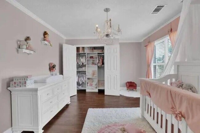 Building Photo - 828 Windsor Oak Cir