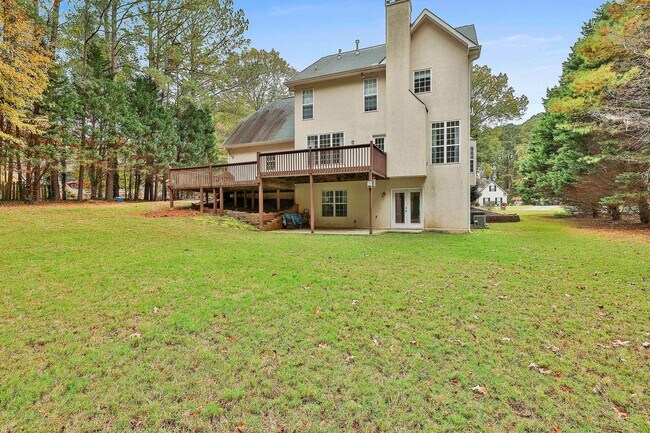 Building Photo - Luxury Millpond Manor Home in Starr’s Mill District!