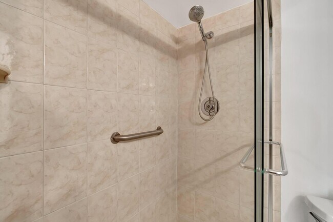 Building Photo - 4049 Wolverton C