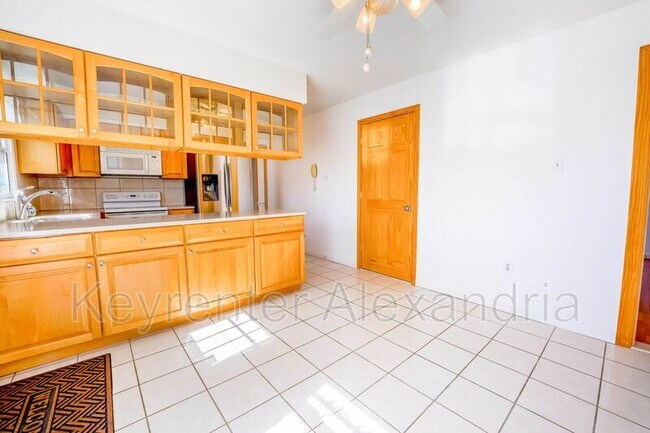 Building Photo - 7123 Red Horse Tavern Ln