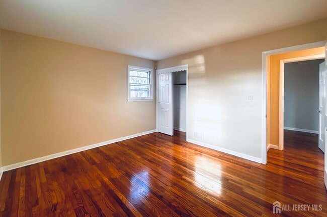 Building Photo - 13 Carpathia St