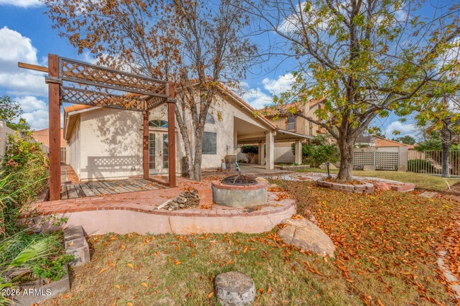 Building Photo - 1629 S Ash Dr