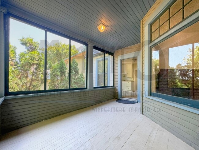Building Photo - *COMING SOON* Vintage Craftsman In Prime L...
