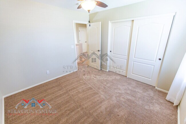 Building Photo - 17932 W Caribbean Ln