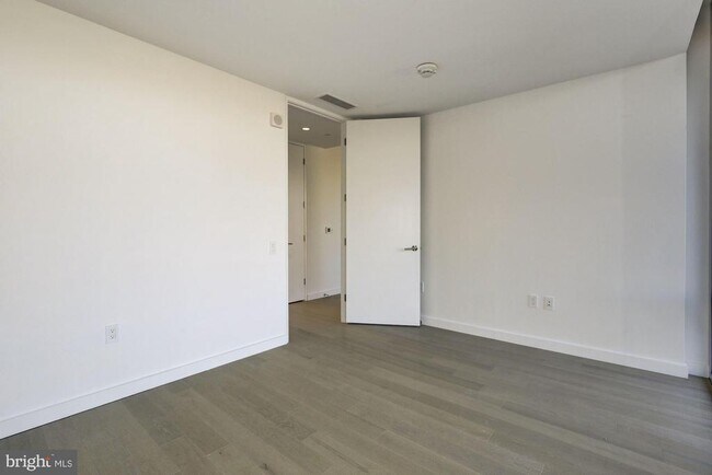 Building Photo - 1111 24th St NW