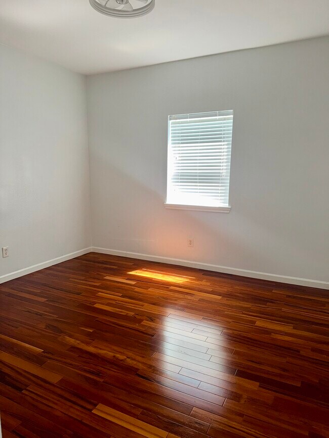 Building Photo - 5529 Cornish St