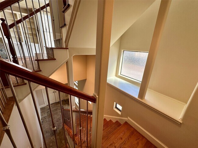 Building Photo - 1205 Birdsall St