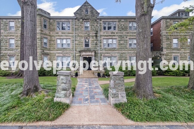 Primary Photo - Charming 2 bedroom midtown unit.