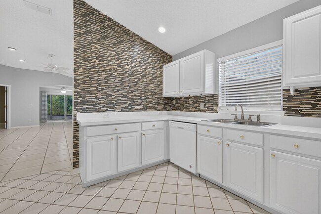 Building Photo - 3025 Andover Ct