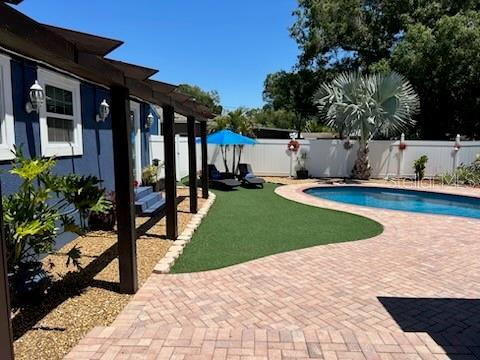 Building Photo - 6332 11th Ave S