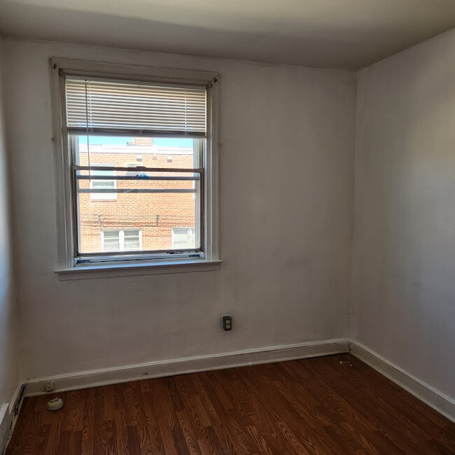 Building Photo - 1215 Passmore St