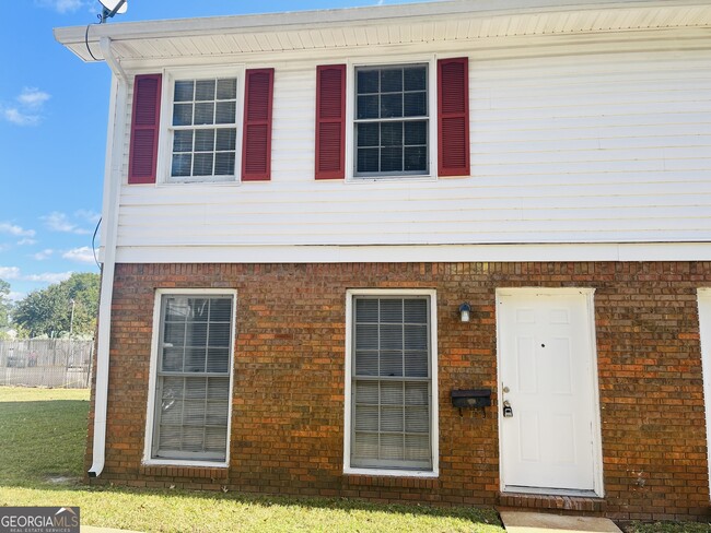 Building Photo - 17 Curran Ave