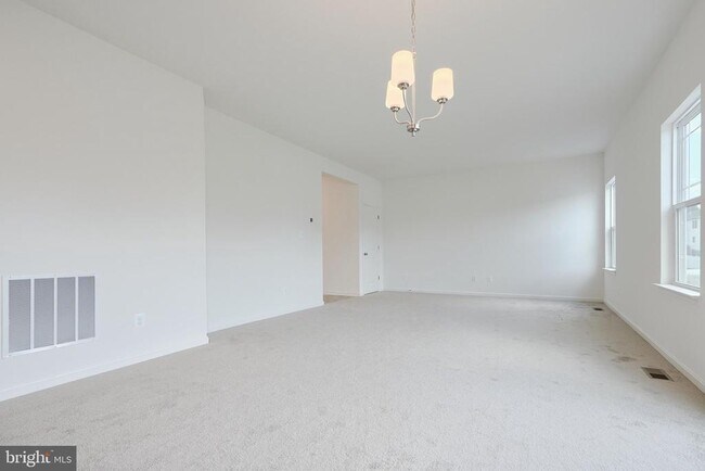 Building Photo - 55 Madison Dr