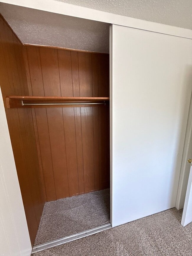 Building Photo - 550 SW Levens St