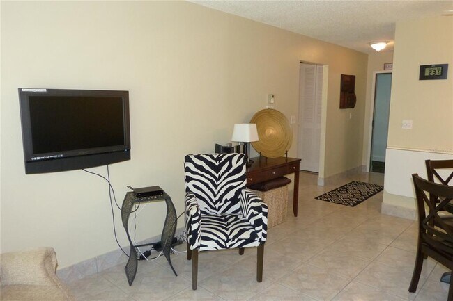 Building Photo - 2700 Bayshore Blvd