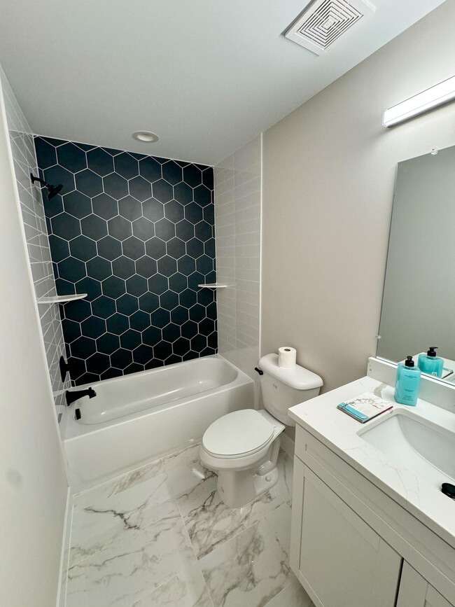 Building Photo - 54759 Camden Ct