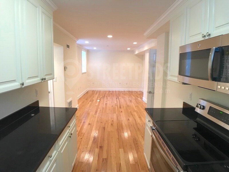 Building Photo - 3 Chauncy St