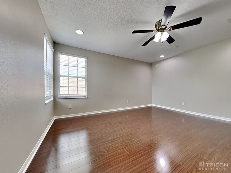 Building Photo - 9346 Black Thorn Loop
