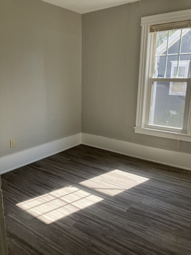 Building Photo - Available October 1 in the Village of Fairport!  2 Bedroom 1 bath upper apartment for $1,515/mo