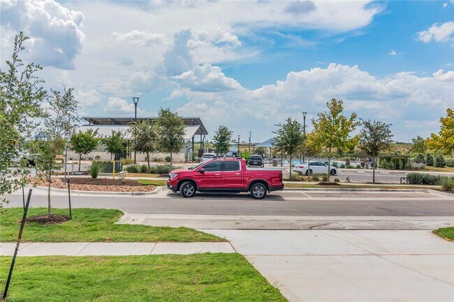 Building Photo - 204 Rollingwood Dr