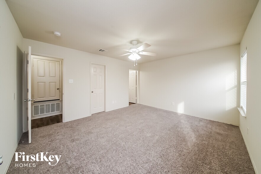 Building Photo - 2136 Benning Way