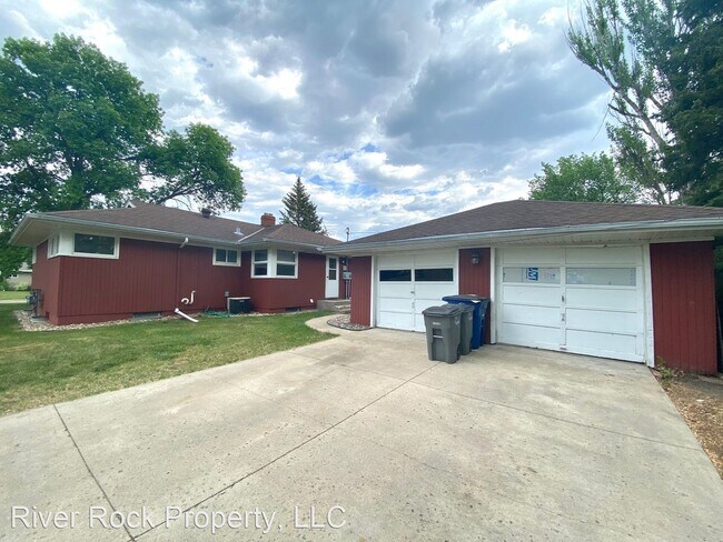 Building Photo - 2 br, 1 bath House - 1805 4th St S North Unit