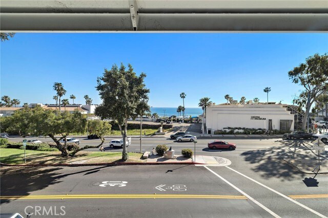 Building Photo - 245 Aster St