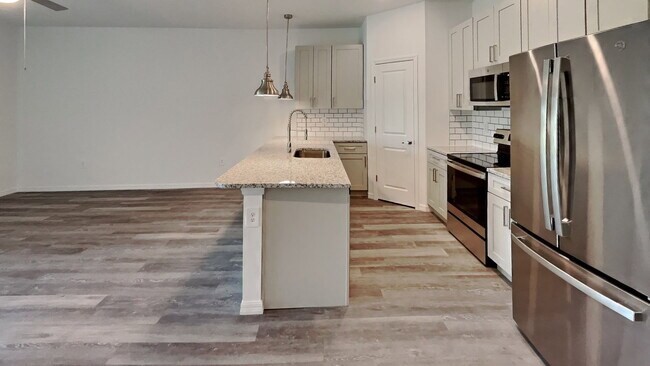 Building Photo - 4028 SW 7th Pl