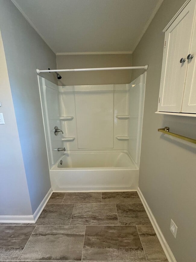 Building Photo - 2/2 Charming House in Garden Lakes $1,296