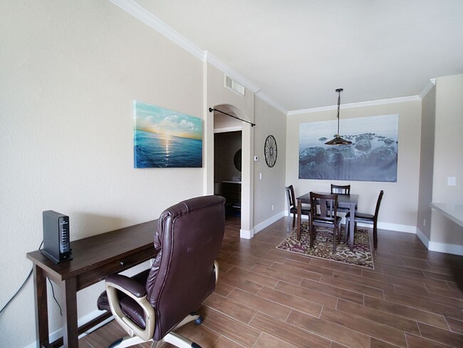 Building Photo - Fully Furnished 1 bedroom in Solana!