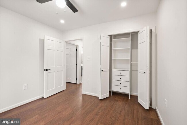 Building Photo - 7256 Glen Hollow Ct