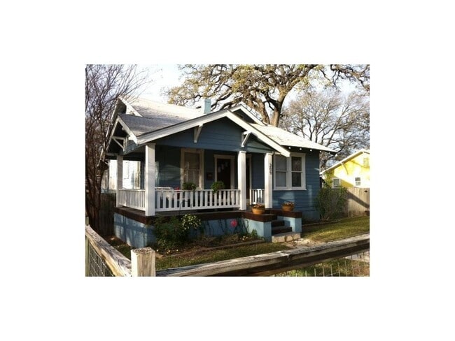 Building Photo - 209 E 35th St