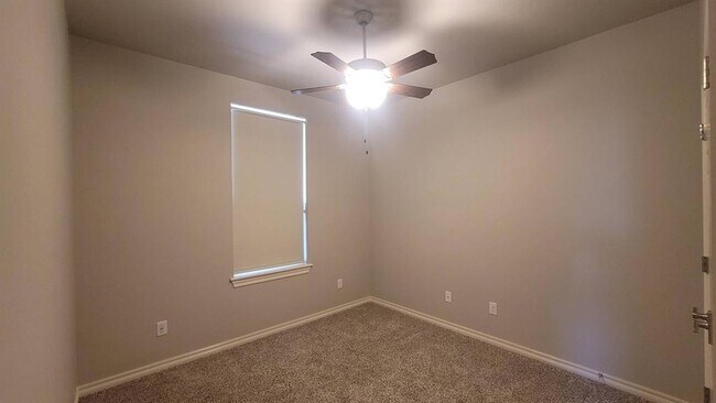 Building Photo - 8720 SW 66th Pl