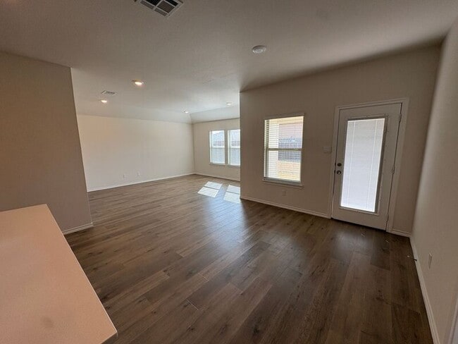 Building Photo - 1221 Acacia Dr