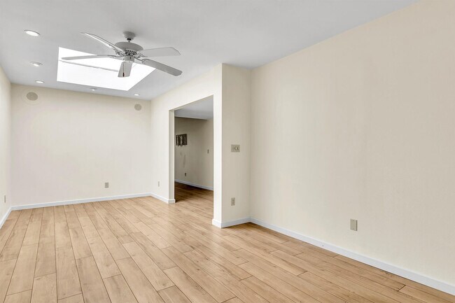 Building Photo - 48594 Oakwood Way