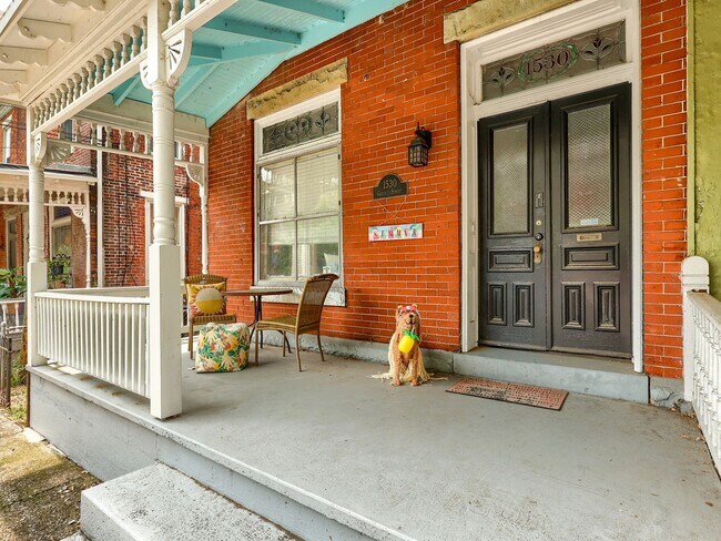 Building Photo - Large Updated 4 BR Home!