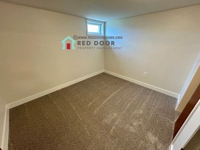 Building Photo - 216 21st Ave NW