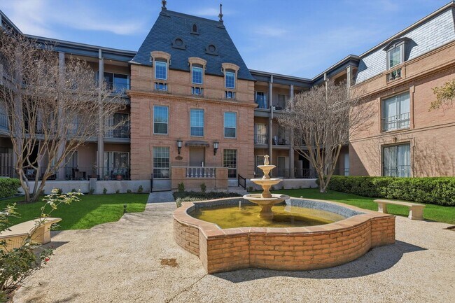 Building Photo - Rare rental: Chateau Dijon 1/1 in Alamo Heights