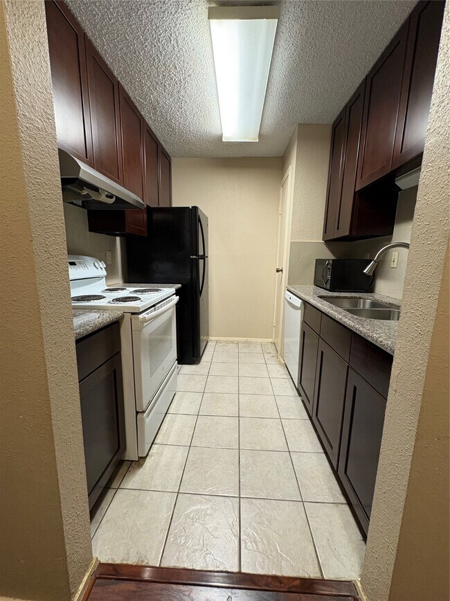 Building Photo - 7950 N Stadium Dr